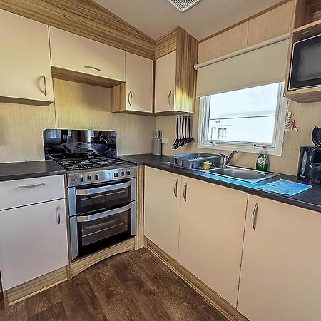 Great 8 Berth Caravan In Norfolk Near To Great Yarmouth Ref 20178Bs 홉톤-온-씨 외부 사진