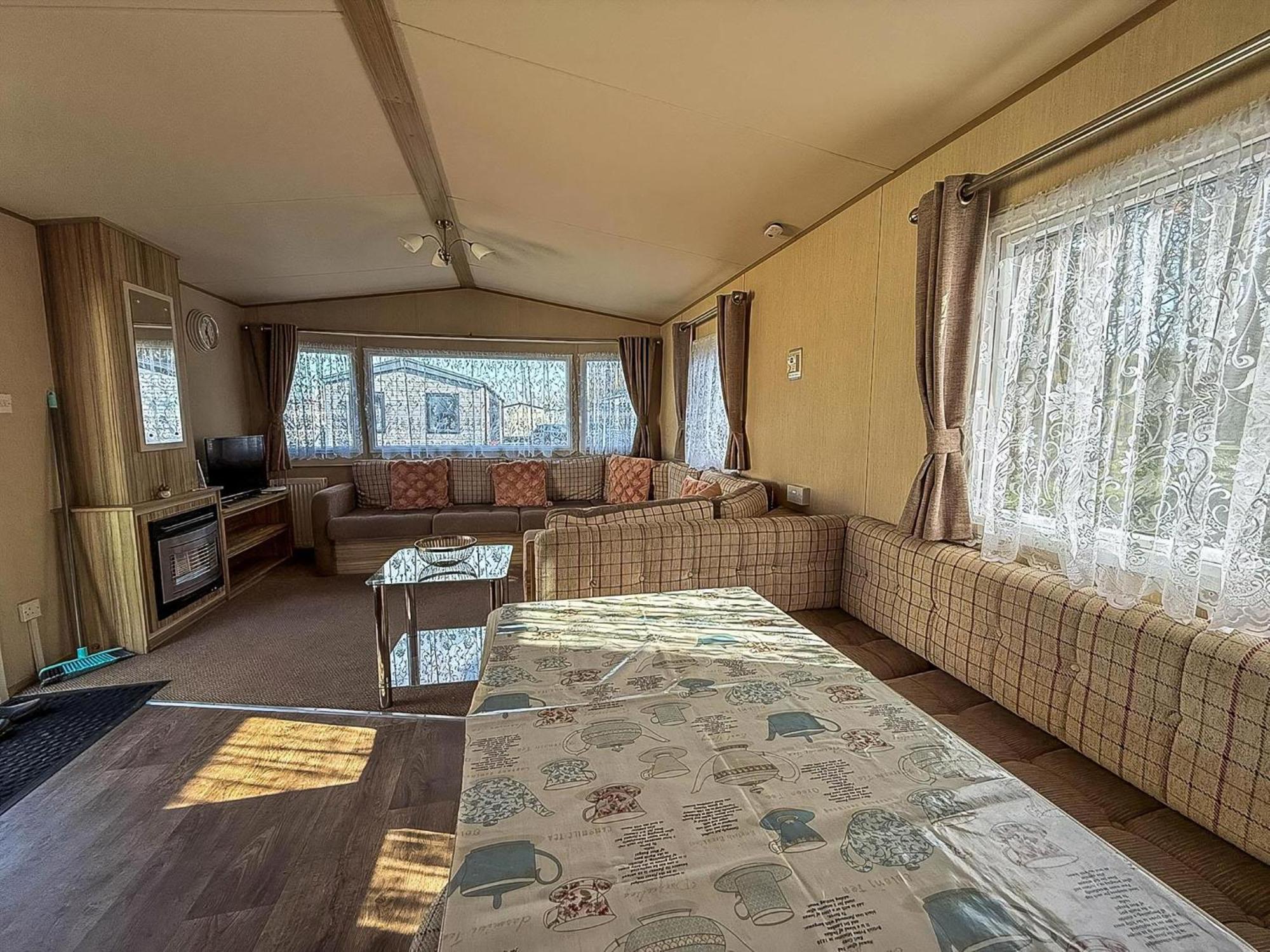 Great 8 Berth Caravan In Norfolk Near To Great Yarmouth Ref 20178Bs 홉톤-온-씨 외부 사진