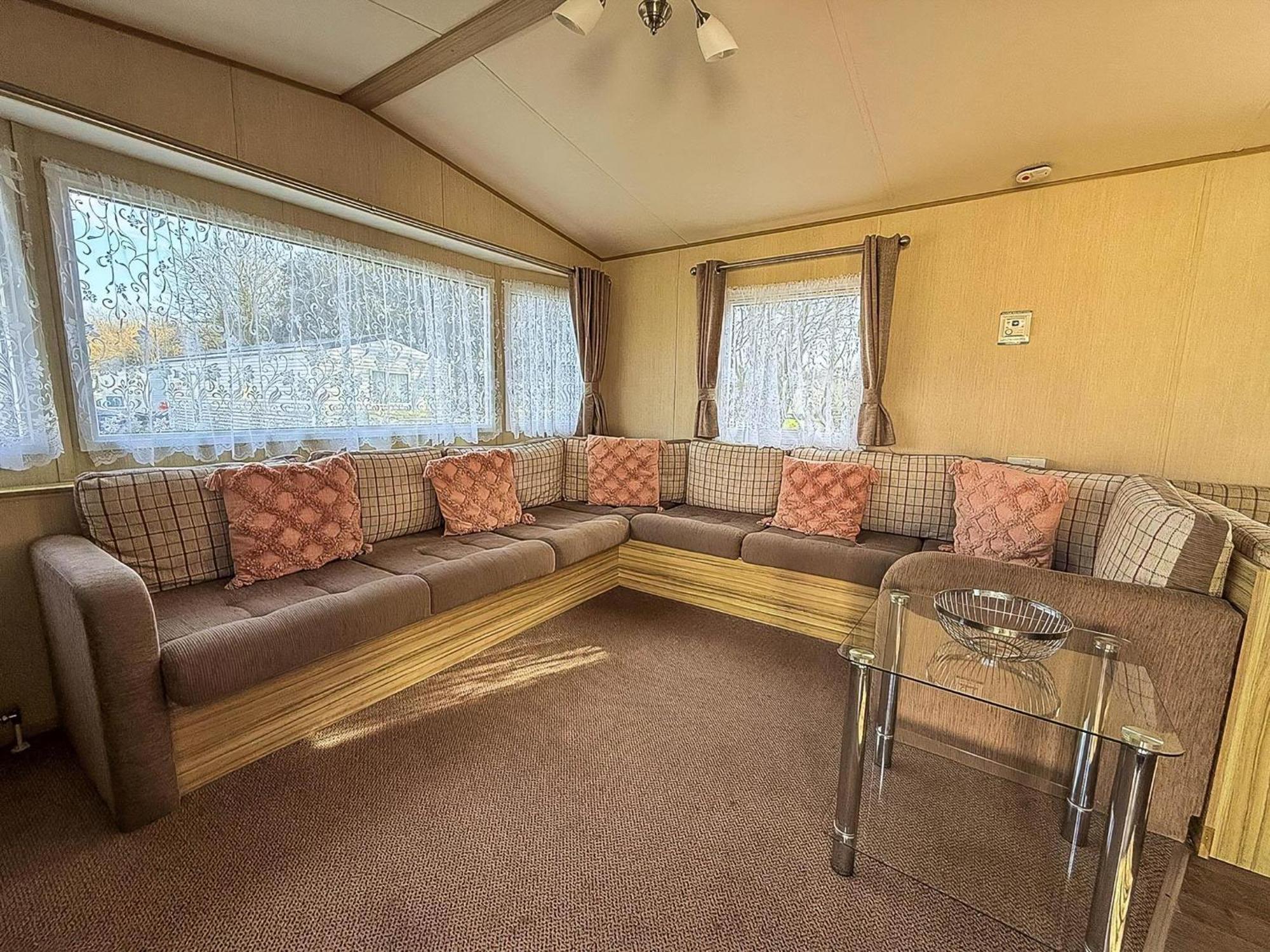 Great 8 Berth Caravan In Norfolk Near To Great Yarmouth Ref 20178Bs 홉톤-온-씨 외부 사진