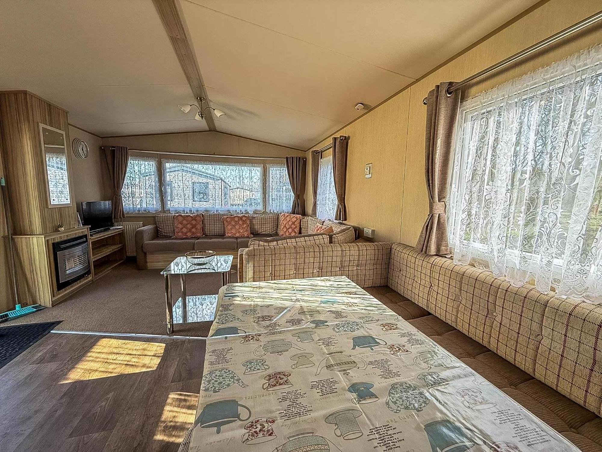 Great 8 Berth Caravan In Norfolk Near To Great Yarmouth Ref 20178Bs 홉톤-온-씨 외부 사진