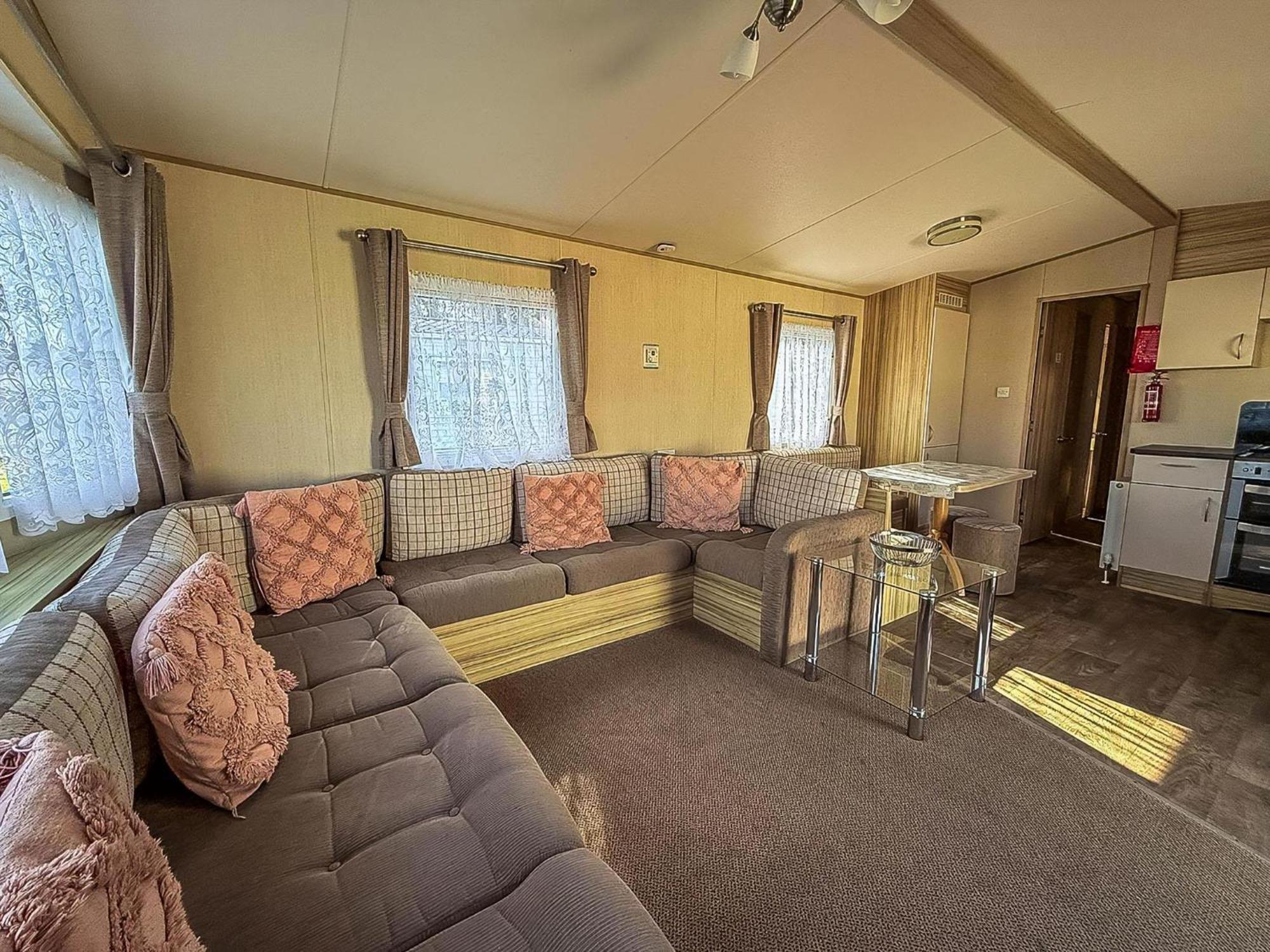 Great 8 Berth Caravan In Norfolk Near To Great Yarmouth Ref 20178Bs 홉톤-온-씨 외부 사진