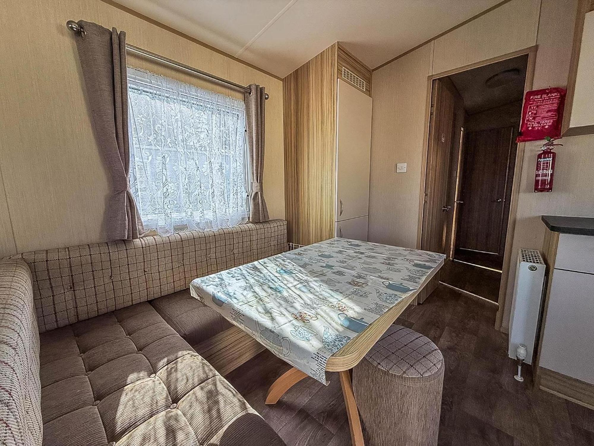 Great 8 Berth Caravan In Norfolk Near To Great Yarmouth Ref 20178Bs 홉톤-온-씨 외부 사진